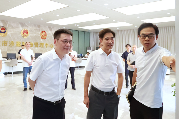 1728455324126960.png 刘昱总经理照片.png